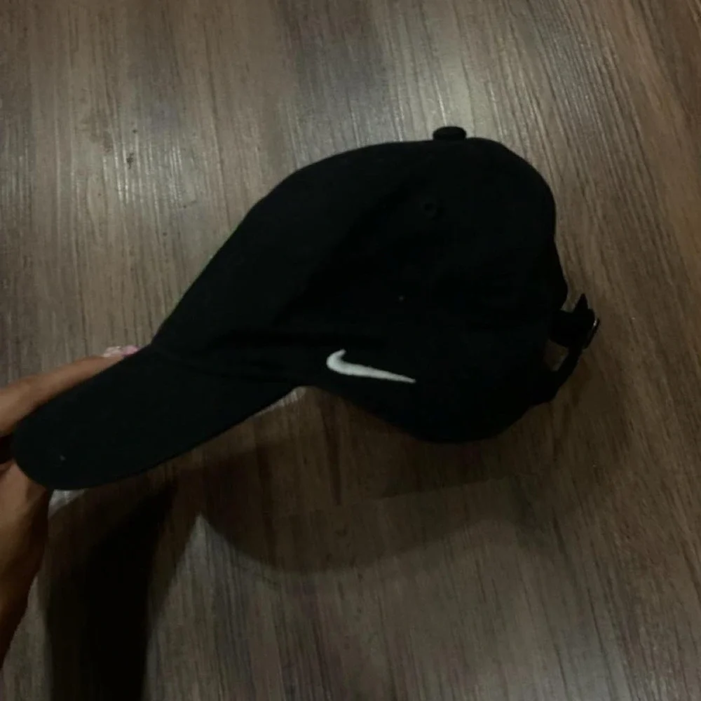N/A nike black